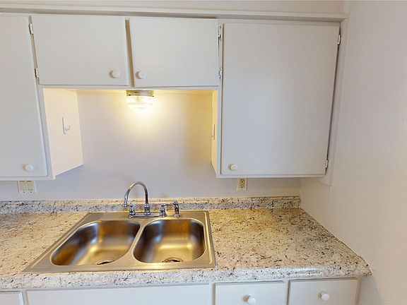 5th image of 205 W Birch St #7