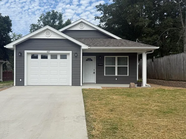 621 N Clark St, Mexico, MO 65265