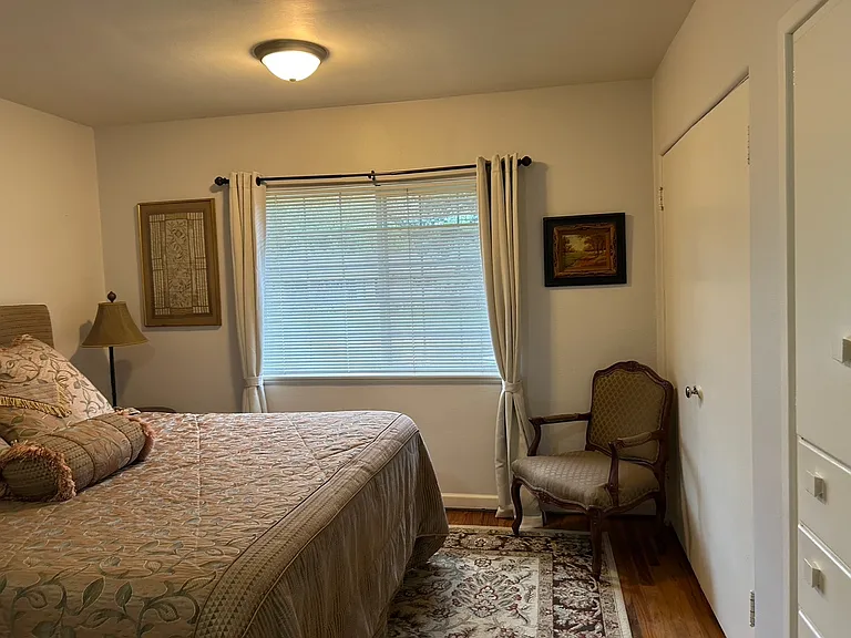 1011 Bryant Ave — Photo 13