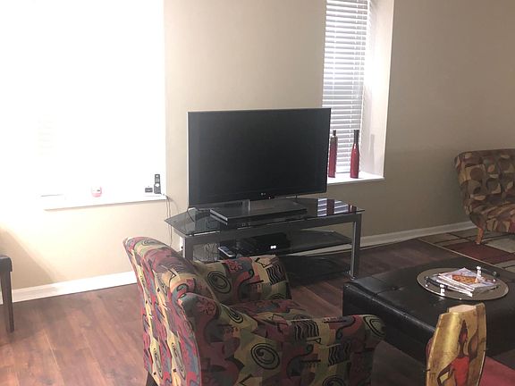 4th image of 2320 S Grand Blvd APT 201