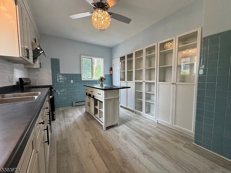 636 Linden Ave — Photo 17