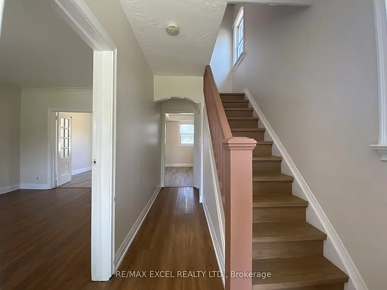443 Vaughan Rd — Photo 6