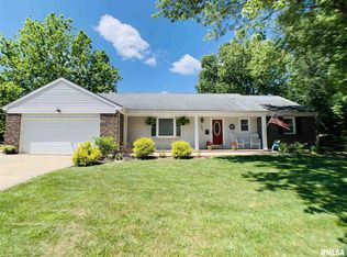 701 Briarwood Dr, Macomb, IL 61455