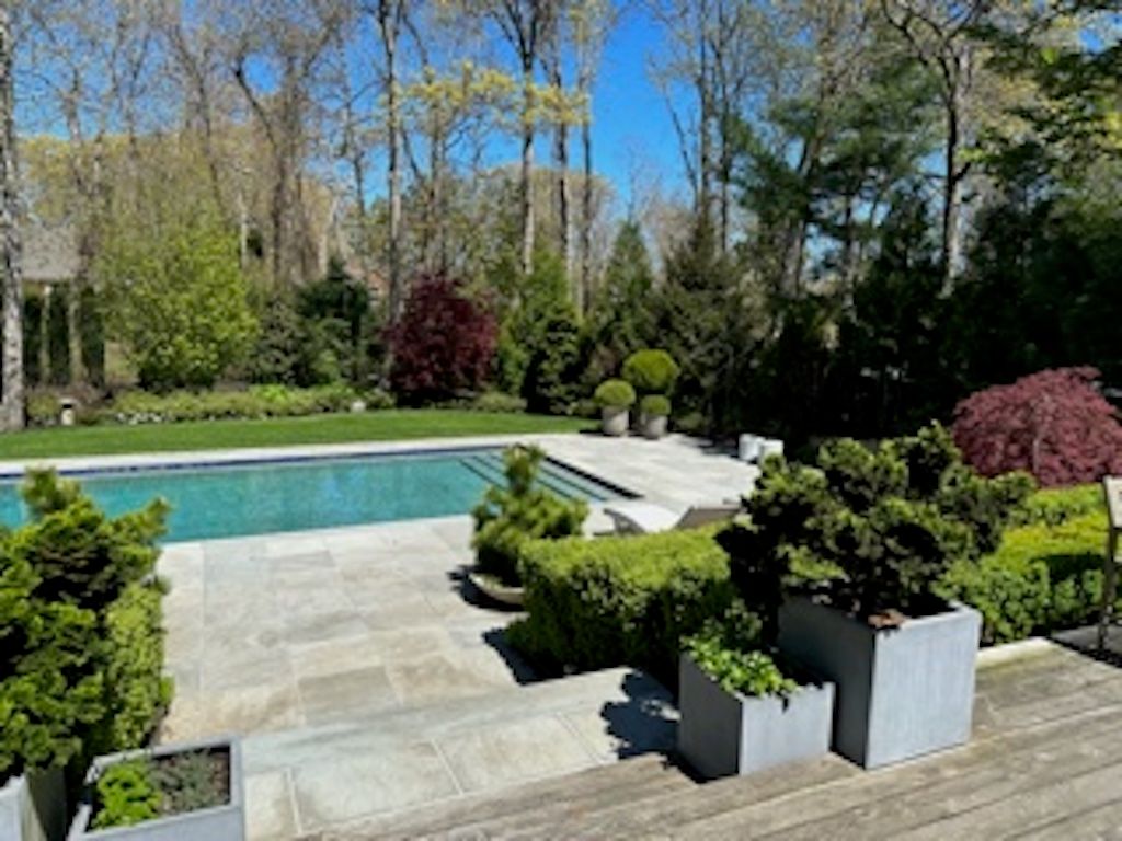 Outdoor Pool/Patio
