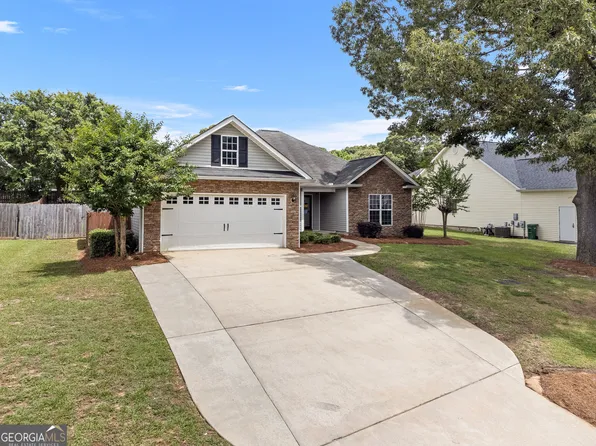 102 Blackstone Ct, Kathleen, GA 31047