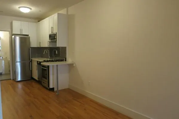 Rented by Manhattan Best Realty, Inc. | media 24
