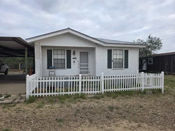 261 Pump Rd, Zapata, TX 78076