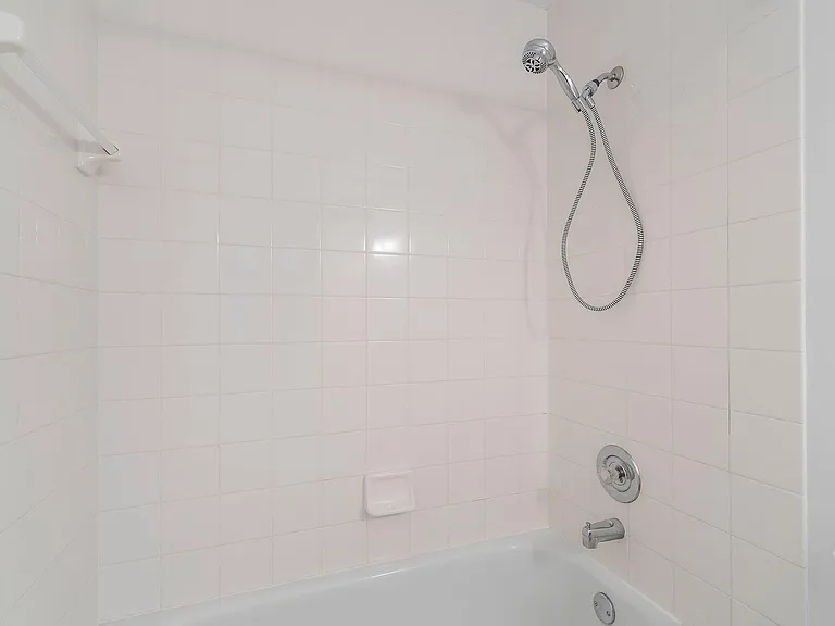 2406 SW Danbury Ln — Photo 28