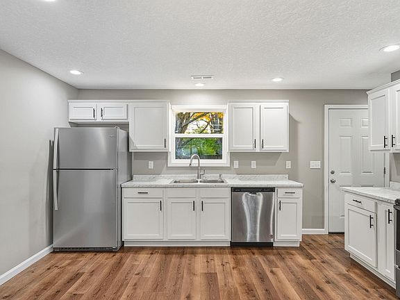 5th image of 1356 Melbourne Dr