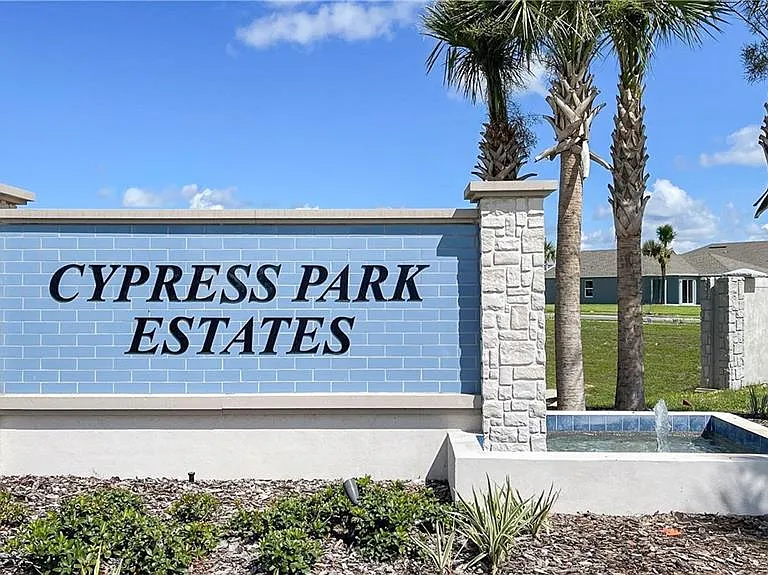 429 Silver Palm Dr — Photo 24