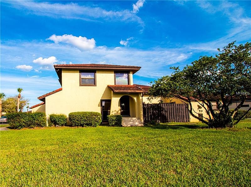 1st image of 424 Hunter Cir