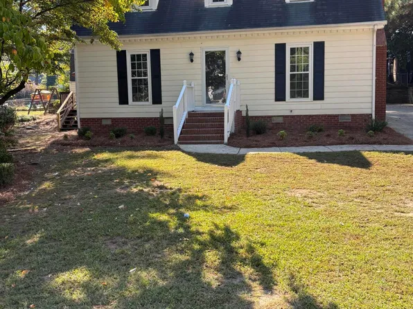 615 Stratford Dr, Zebulon, NC 27597