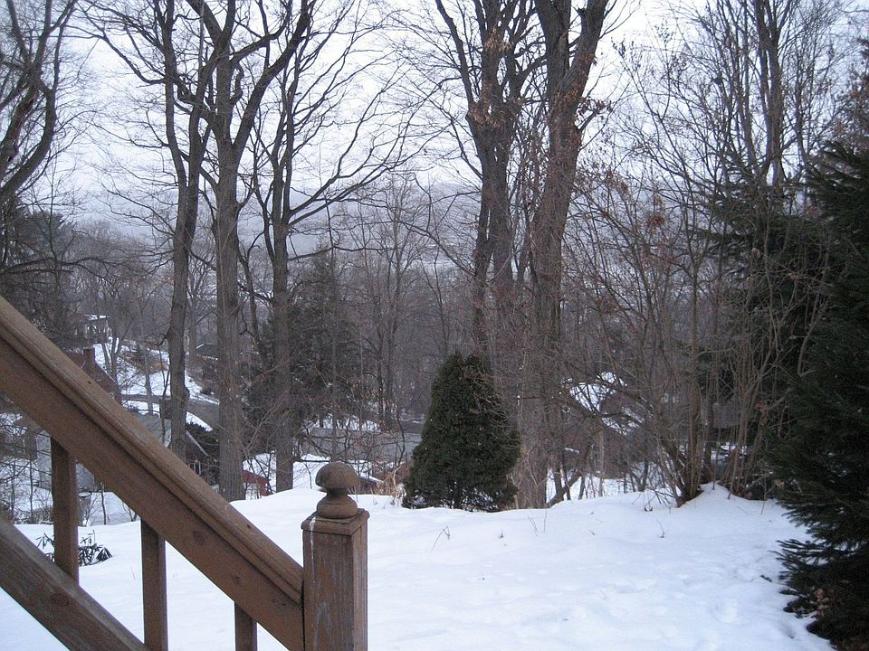 2nd image of 809 Summit St