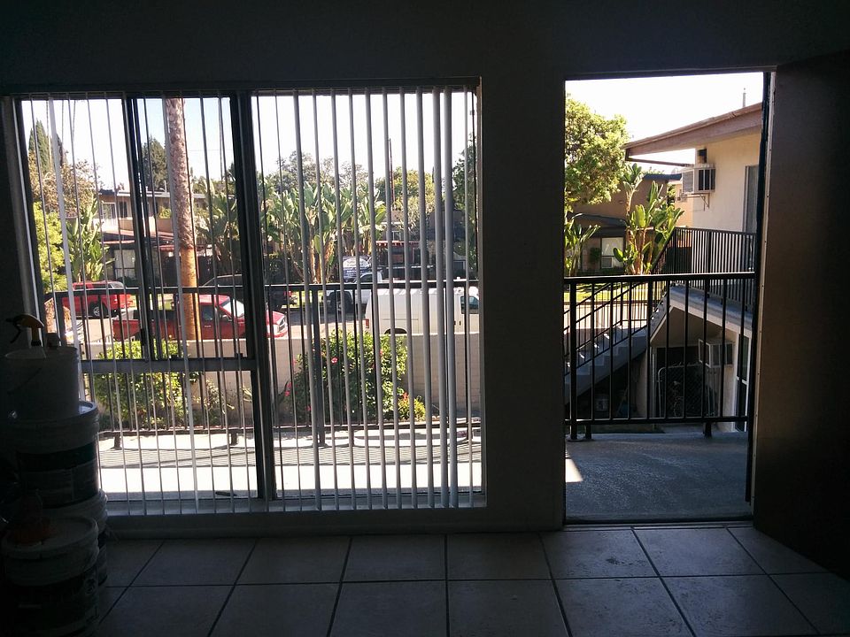 1st image of 1827 W Sallie Ln #7