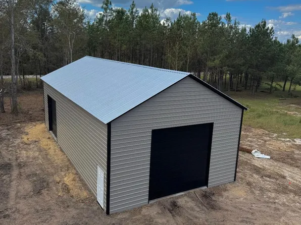 164 Strawberry Cir, Swainsboro, GA 30401