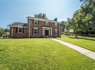 2225 New Castle Dr, Winston Salem, NC 27103