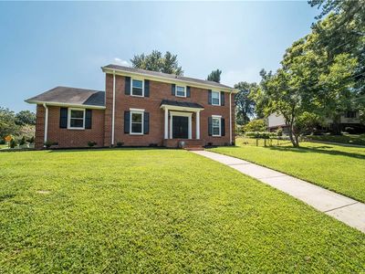 2225 New Castle Dr, Winston Salem, NC, 27103