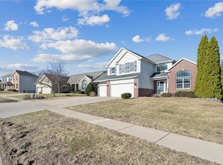 138 Autumn Woods Dr NW, Cedar Rapids, IA 52405