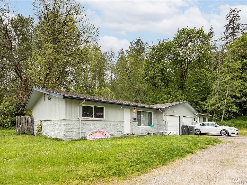 1st image of 210 70th Ave E