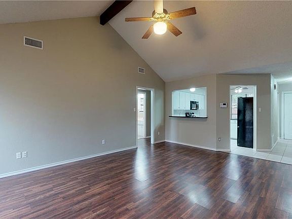 5th image of 1403 Flamingo Dr
