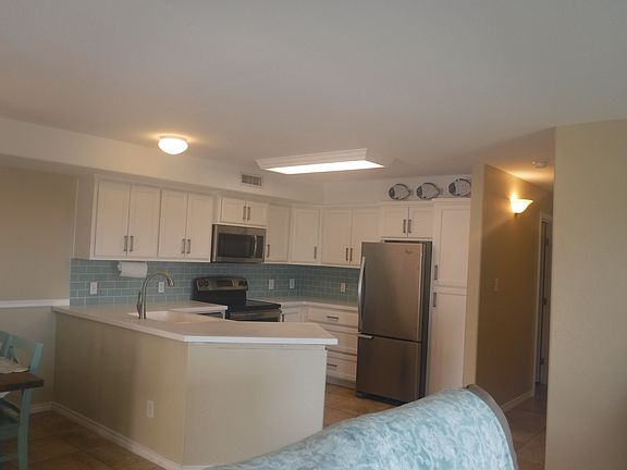 3rd image of 15125 Leeward Dr APT 14