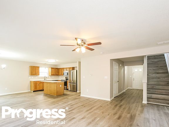 3rd image of 5930 Draycott Dr