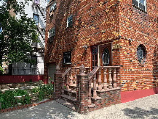 Rented by Voro, LLC | media 16