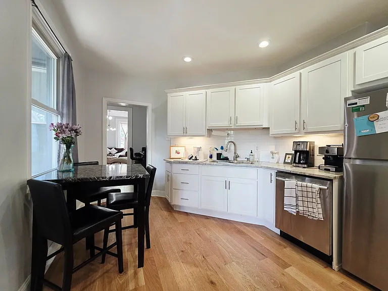 1409 Sheffield St — Photo 9