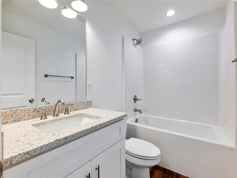 8083 Beachwood Dr — Photo 15