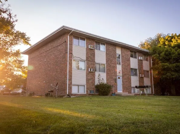 7902 Venus St, Machesney Park, IL 61111