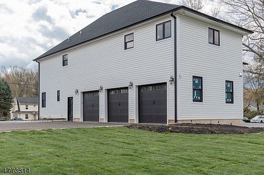3rd image of 31 Grandview Ave