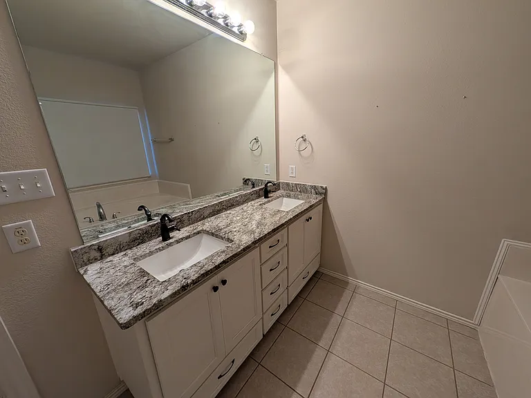 12533 Cottageville Ln — Photo 10