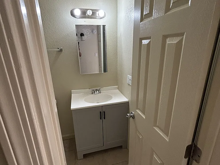 3638 E Monte Vista Dr #7 — Photo 10