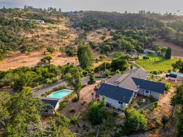 2755 Amber Lane, Santa Rosa, CA 95404
