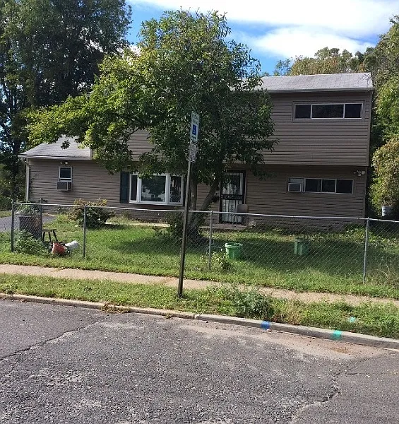 228 Hillcrest Ave photo 1