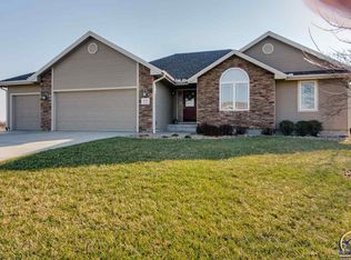 4316 SW Misty Harbor Dr, Topeka, KS 66610