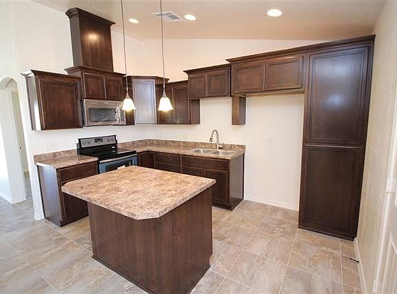 3rd image of 28672 Canal Ave