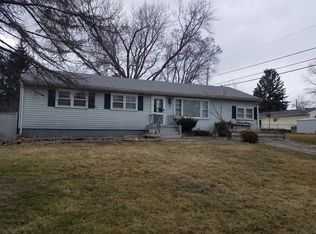 605 S Meadow Rd, McHenry, IL 60050