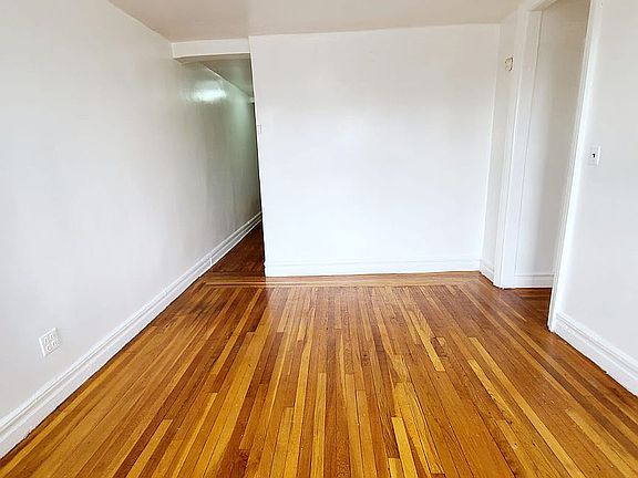 4th image of 1 E 213th St #24D
