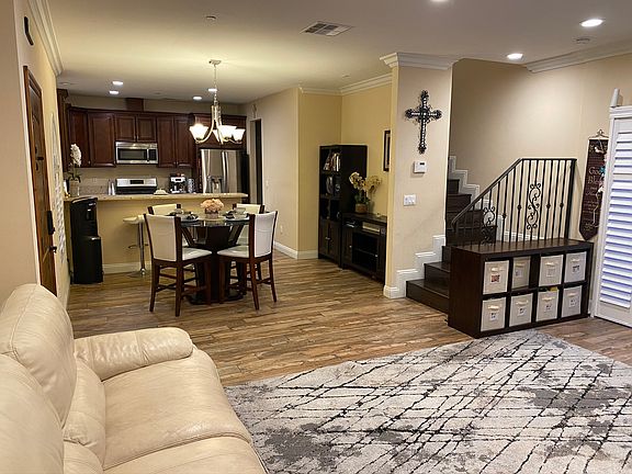 4th image of 9116 Florence Ave