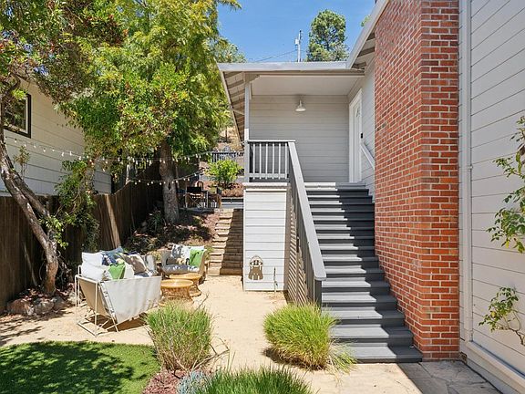 5th image of 247 Santa Margarita Dr