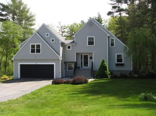 19 Daisy Dr, Walpole, MA 02081