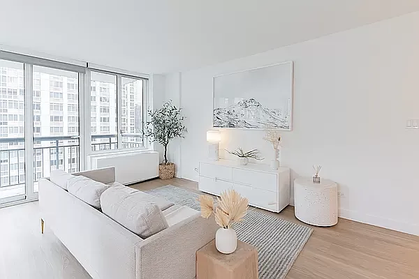 Rented by Vanbarton Services LLC | media 27