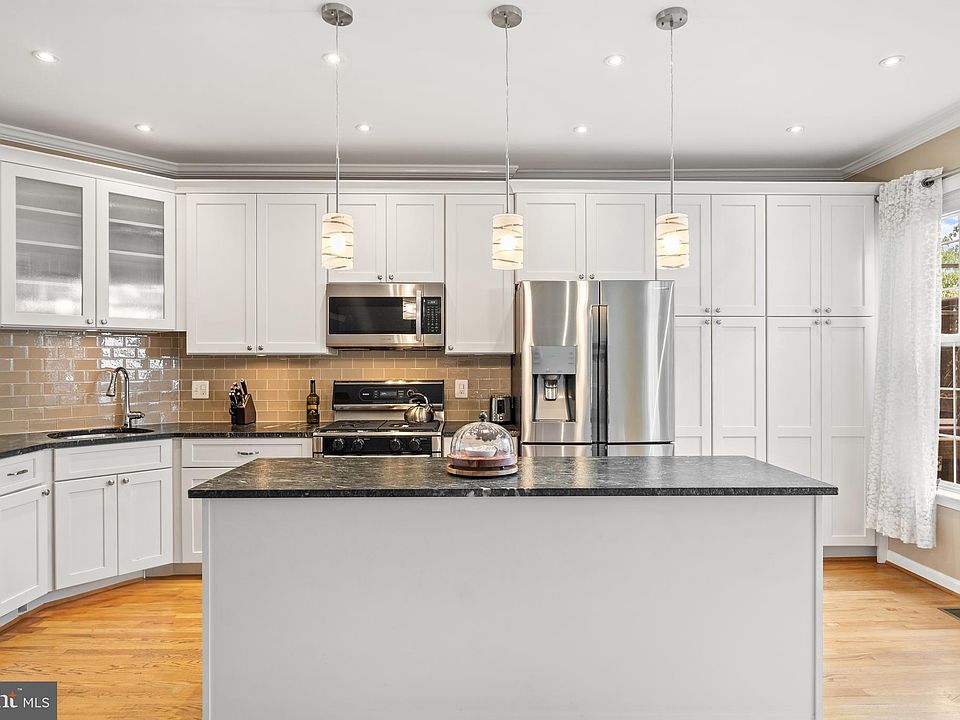 1st image of 363 Livermore Ln