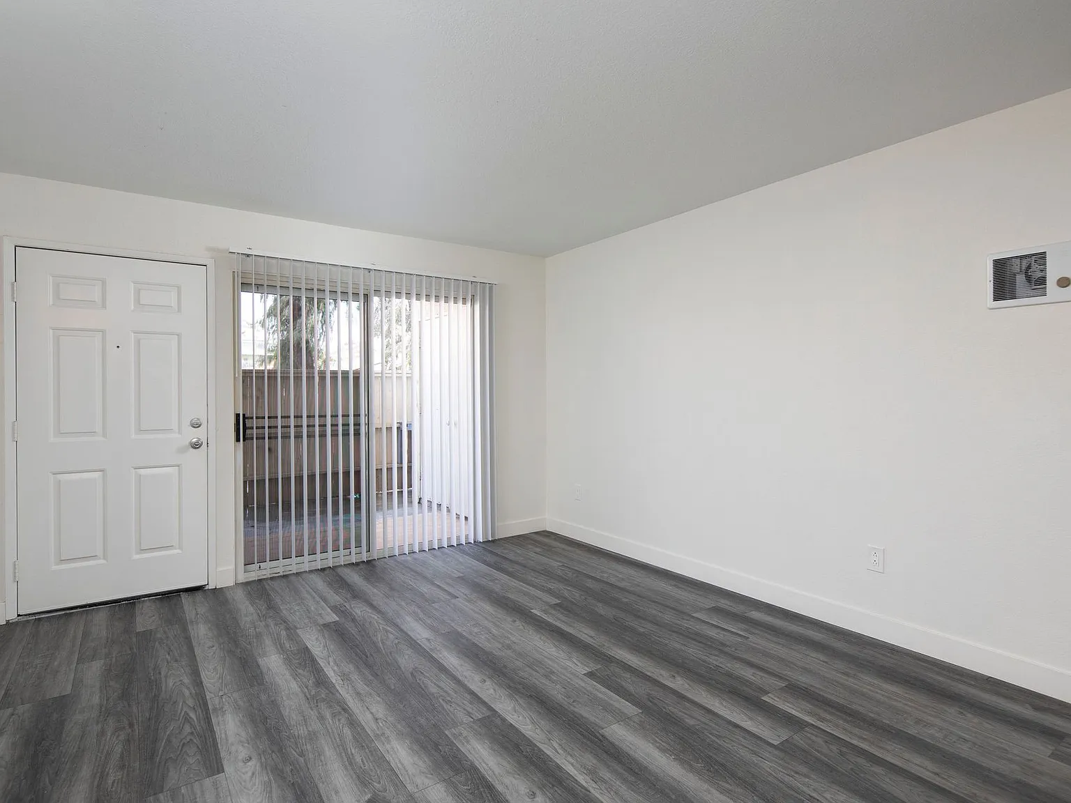 Highland View Apartments — Photo 4