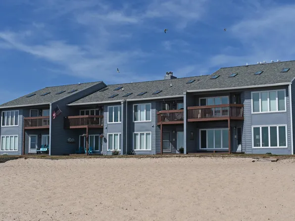 317 W Lake St, Tawas City, MI 48763