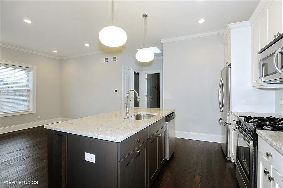2305 W. Waveland - 2 W — Photo 3