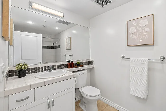 850 Beech St #203 — Photo 8