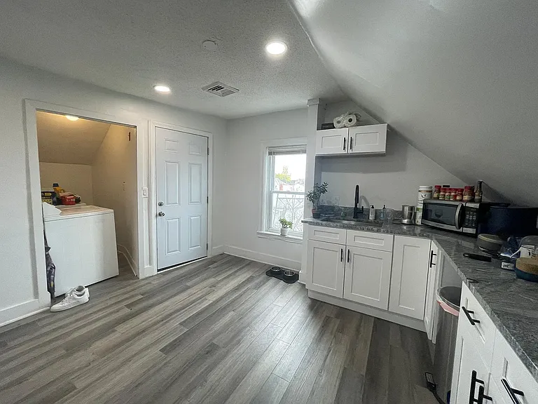 119 Hanover St #3 — Photo 5