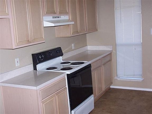 4th image of 845 W Colony Dr